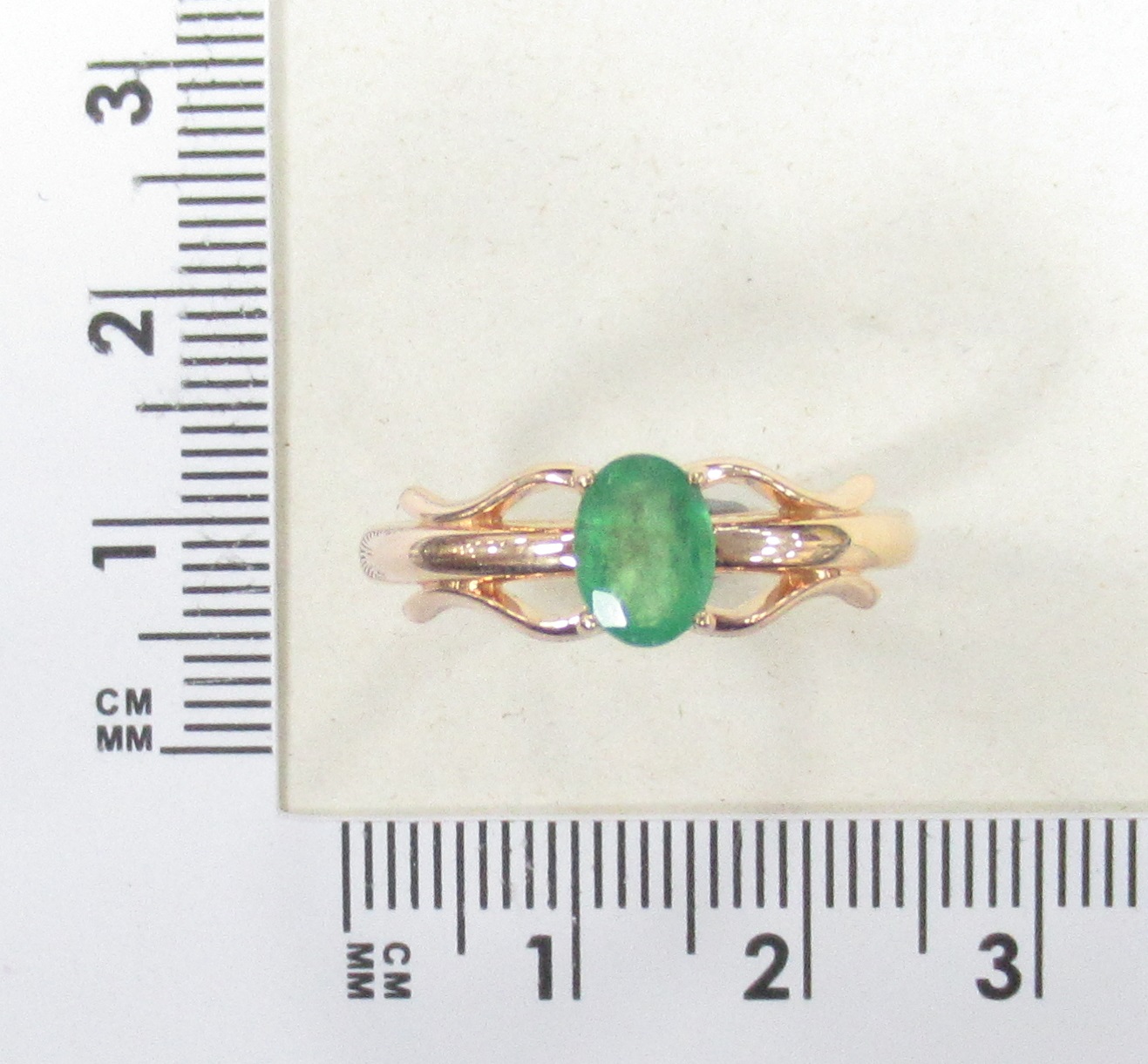 Серебряное кольцо 925 пробы; вставки 1 Изумруд нат. (О) 5/Г3 0,759;